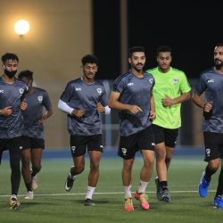 استعداداً لاستئناف التدريبات .. لاعبي هجر يجرون المسحة الطبية