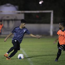 رئيس هجر يوقع تجديد عقد المدير الفني «محمد العياري»