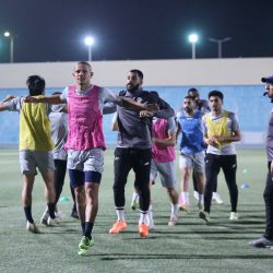 الفريق الأول لكرة القدم بنادي هجر يجري مرانه الرئيسي استعداداً للعروبة الفريق الأول لكرة القدم بنادي هجر يجري مرانه الرئيسي استعداداً للعروبة