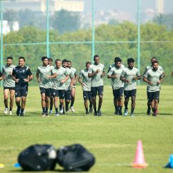 تدريبات صباحية استرجاعية للاعبي هجر والمزيعل يشارك في التدريبات