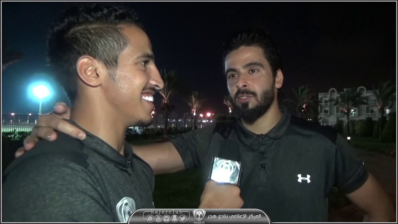 احتفال الجهاز الفني وإدارة الكرة بحارس هجر نور صبري بمناسبة اختياره ضمن أساطير الحراسة العربية احتفال الجهاز الفني وإدارة الكرة بحارس هجر نور صبري بمناسبة اختياره ضمن أساطير الحراسة العربية