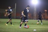 تدريبات لياقية وتكتيكية في استعدادات هجر لمباراة الشباب